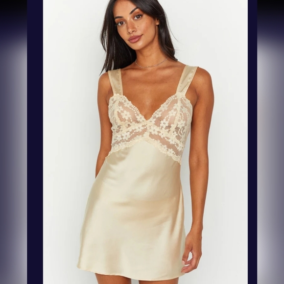 Lioness Dresses & Skirts - LIONESS Bel Air Mini Silk Satin Lace Dress Size L